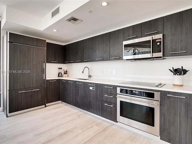 45 SW 9th St #2306 — Photo 3