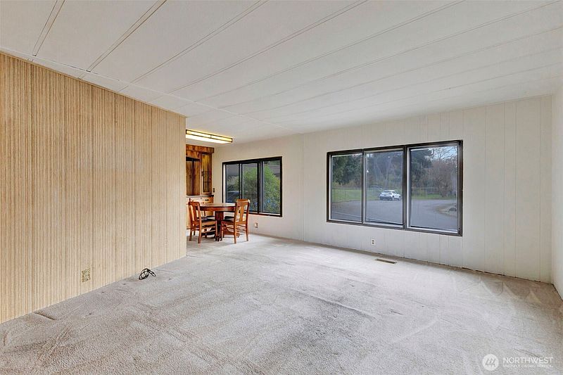 4th image of 1510 Maple Lane #27