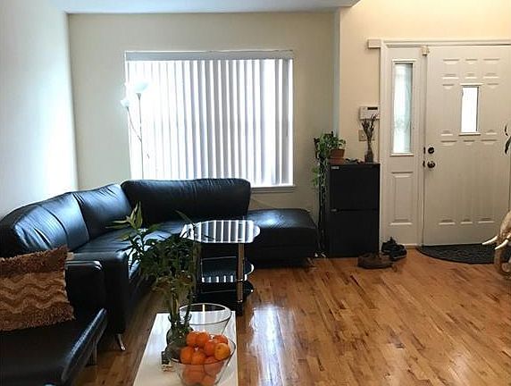3rd image of 120 Lily Pond Ave