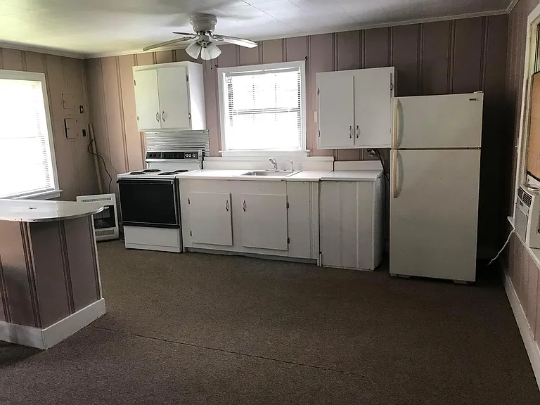 112 Caroline St #B — Photo 6