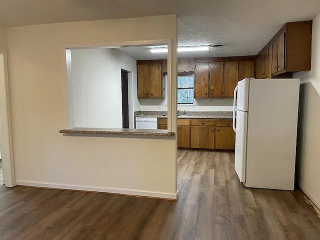 Building Photo - 117 Redstone Dr