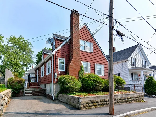 14 Goodell St, Salem, MA 01970