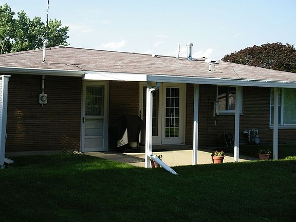 3rd image of 264 Shade Dr