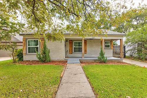 2521 Benbrook Blvd Photo 1