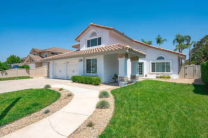 17447 Crestlake Ln — Photo 3