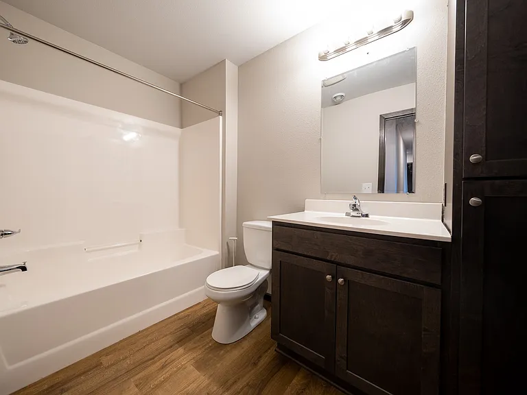 568 4th Circle Dr SE — Photo 18