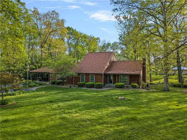 60 Beyers Lake Est, Pana, IL 62557
