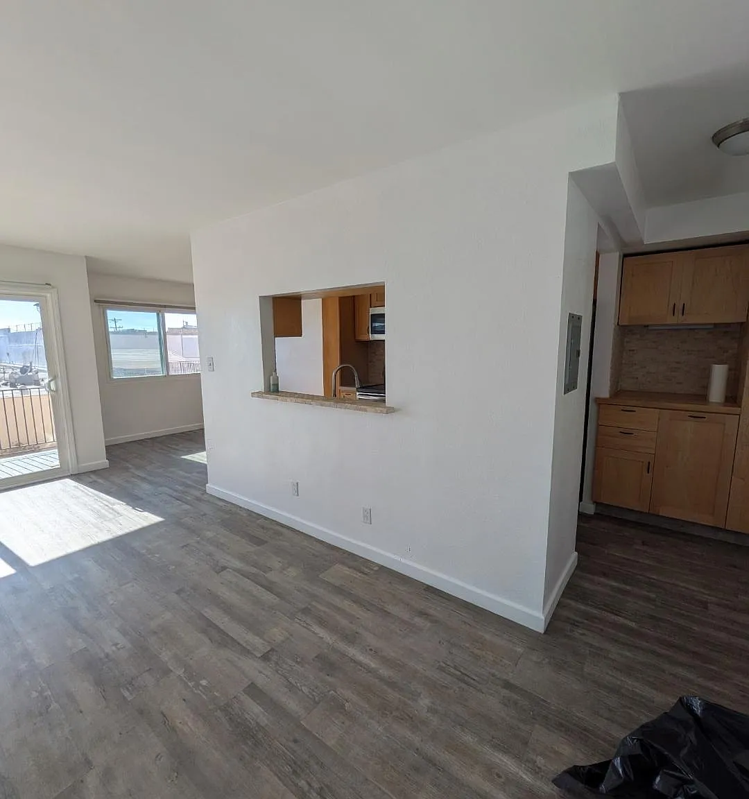 2 bed, 1047 sqft, $2,985 — Photo 1