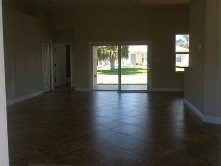 3rd image of 1007 SW Fisherman Ave