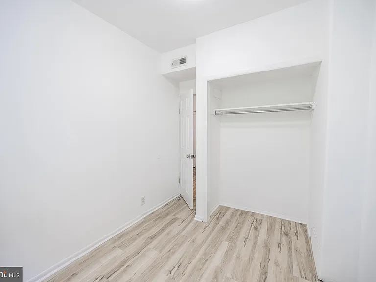 625 10th St #2F — Photo 11