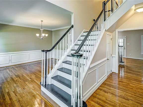 5th image of 12301 Chestnut Hill Ct