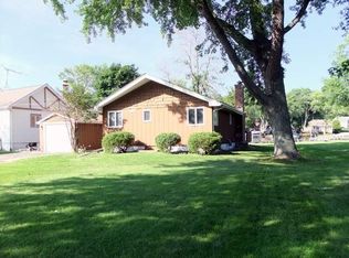40445 N Bluff Dr, Antioch, IL 60002