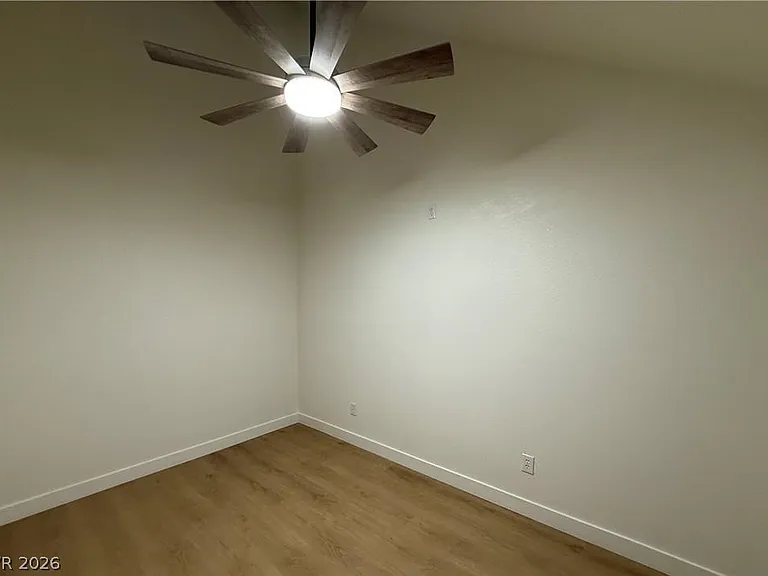 460 Elm Dr #204 — Photo 17