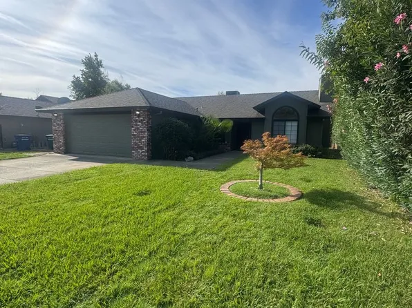 2409 Candlewood Dr, Redding, CA 96003