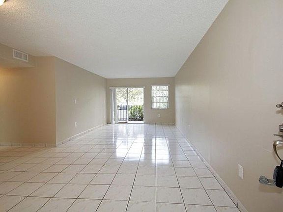 3rd image of 1221 SW 122nd Ave APT 107