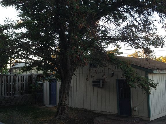 4th image of 402 W Kennewick Ave