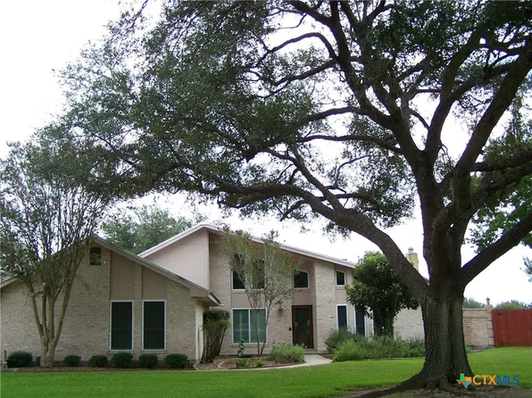 159 Post Oak Way, Cuero, TX 77954