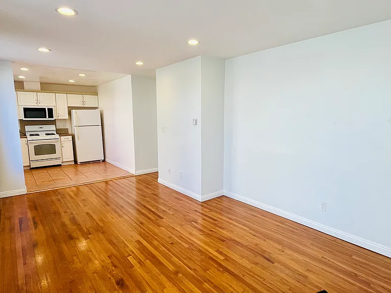 237 Bonair St — Photo 6