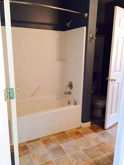 3 bed, 1.5 bath, 1100 sqft, $1,325 — Photo 2