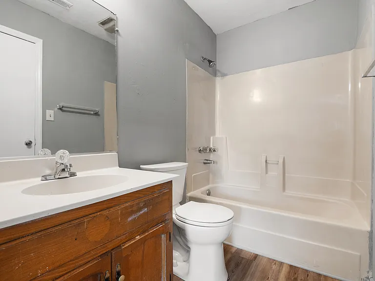 511 Poplar St #C — Photo 11