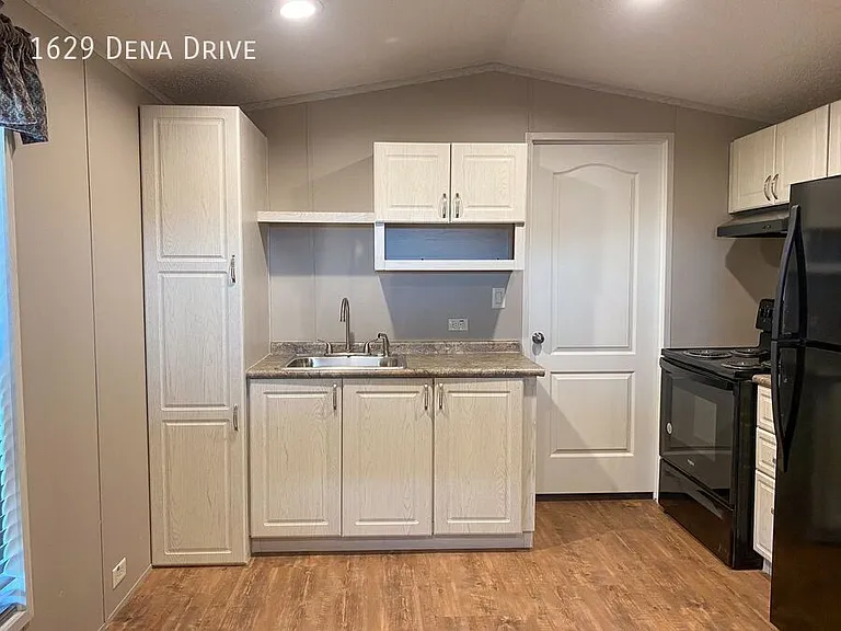 1629 Dena Dr — Photo 1