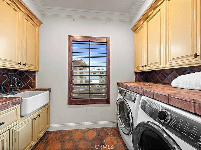 5 Via Monarca St — Photo 34