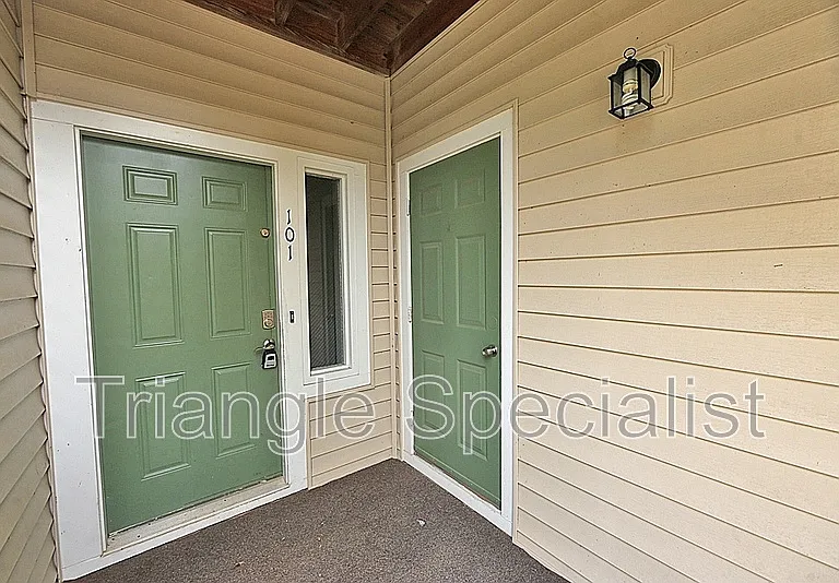 6020 Winterpointe Ln #101 — Photo 2