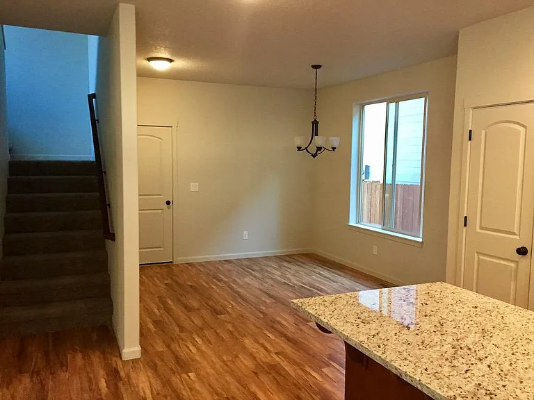 2021 N Q Cir — Photo 6