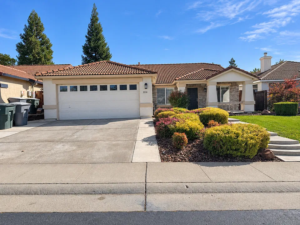 5558 Sage Dr