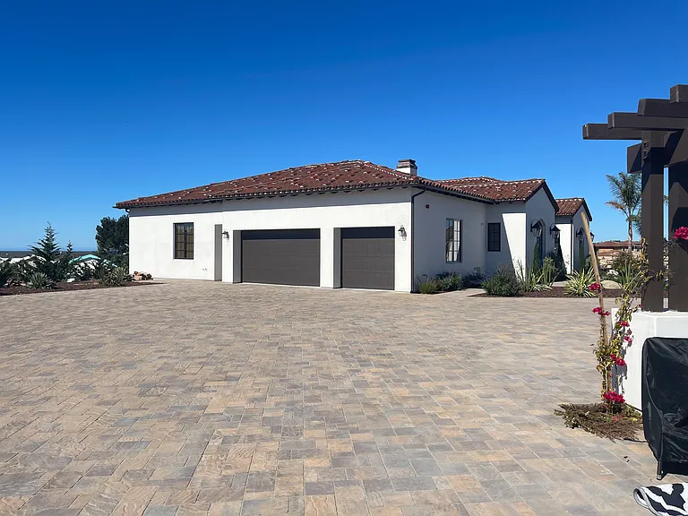 480 Del Mar — Photo 3