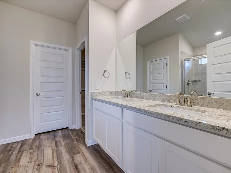 201 Fairmeadow Downs Dr — Photo 12