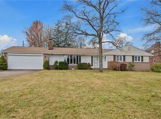 1733 Brodhead Rd, Coraopolis, PA 15108