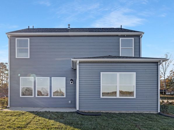 1407 5th Street Dr NE, Hickory, NC 28601