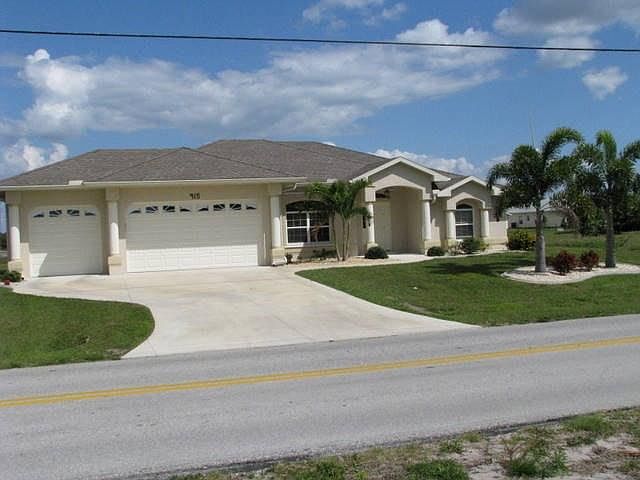 1st image of 915 Rotonda Cir