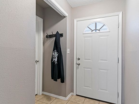 4th image of 15345 Fairwood Ct S