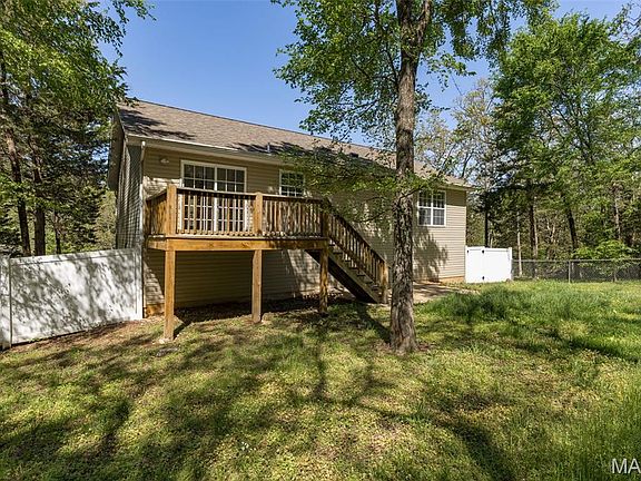 3rd image of 1022 S Lakeview Dr