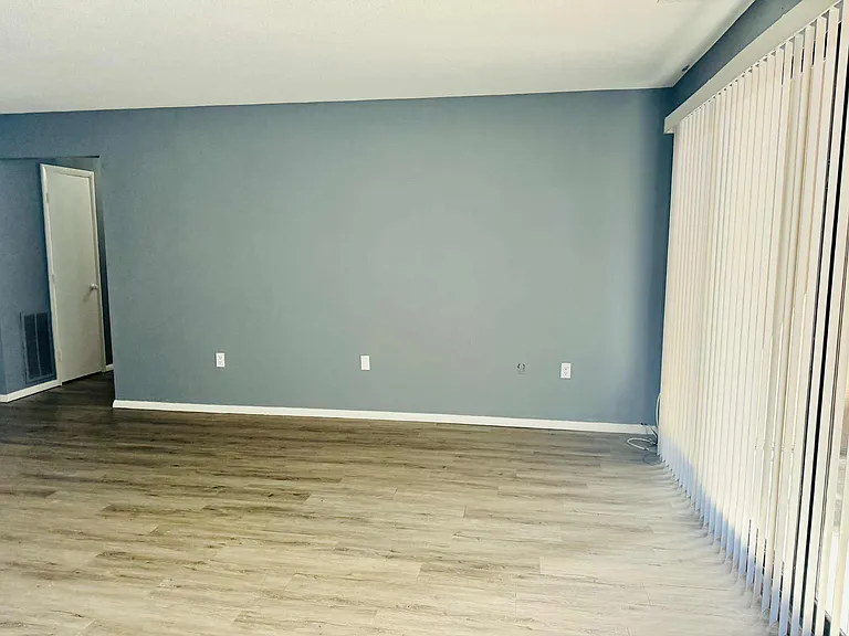 24 Shrewsbury Green Dr #B — Photo 12