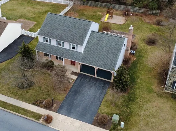 1755 Colony Dr, Wyomissing, PA 19610