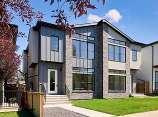 2006 W 26a St SW, Calgary, AB T3E2C4