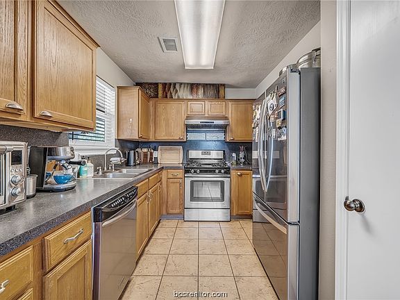5th image of 512 Thornton Ct
