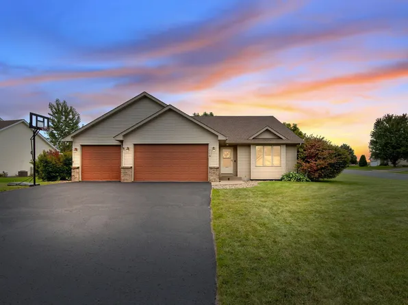2700 Galway Ct, Hudson, WI 54016