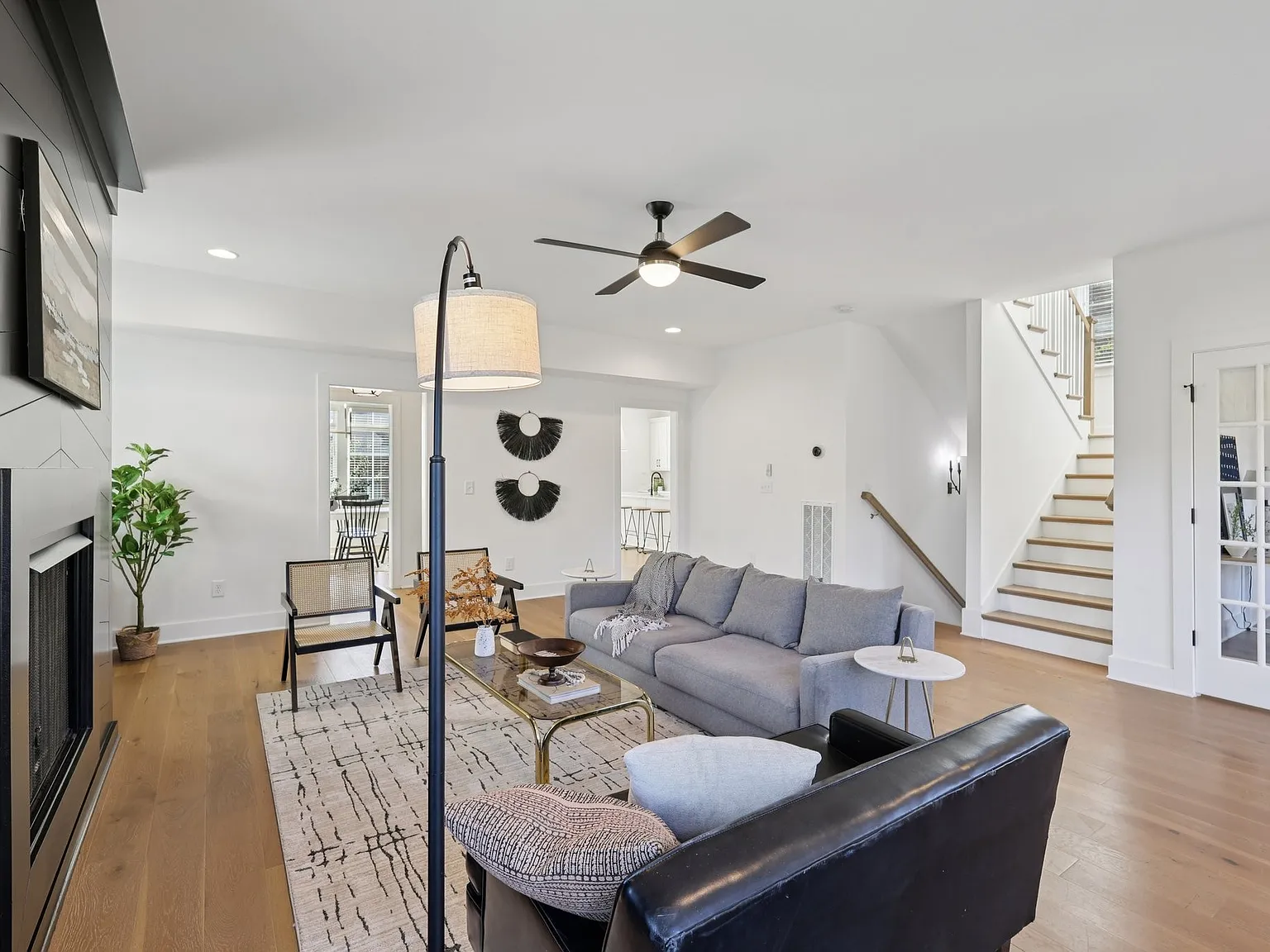 3 bed, 3.5 bath, 3001 sqft, $6,000 — Photo 4