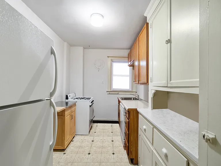 5823 Alder St — Photo 10