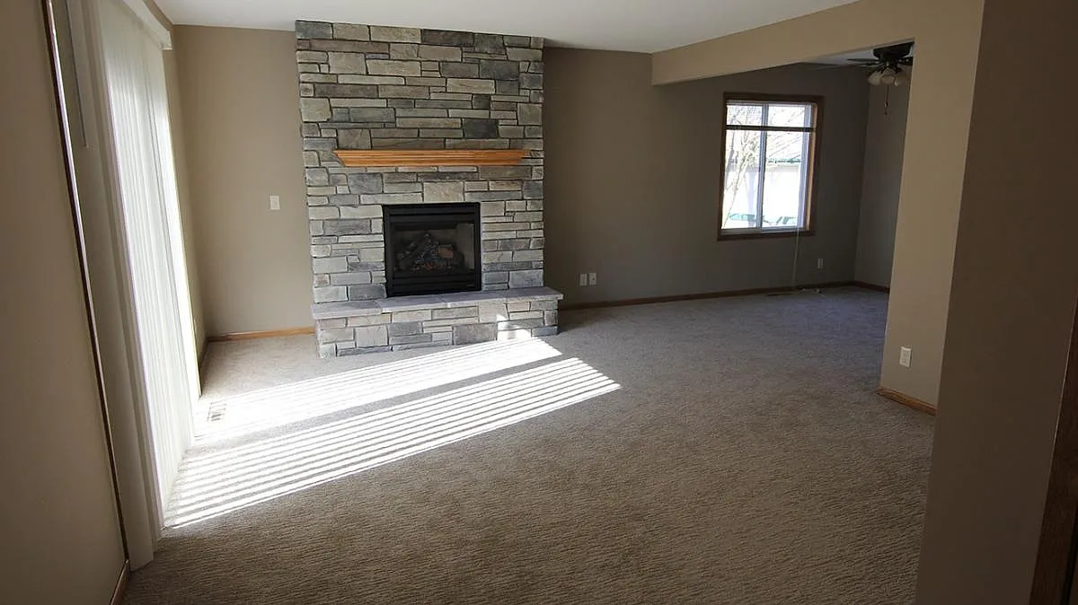 2 bed, 1048 sqft, $1,800 — Photo 1