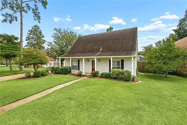 24 Myrtle Hill Dr — Photo 2