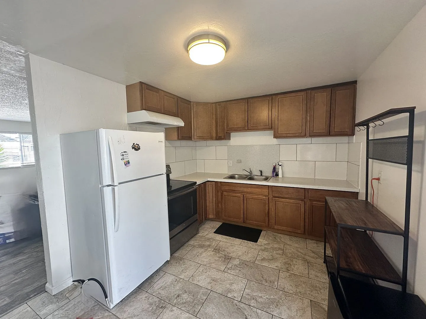 3246 E 27th St #6 photo 1