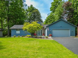 262 Creighton Ln, Rochester, NY 14612