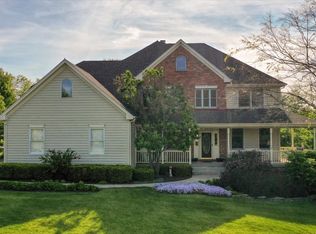 896 Black Walnut Dr, Sugar Grove, IL 60554