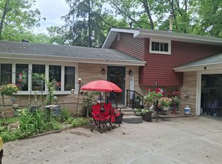 1954 Lawndale Dr, Valparaiso, IN 46383