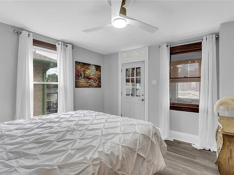 713 Clinton Pl — Photo 18